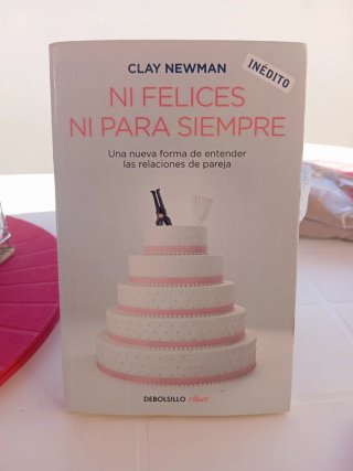 Ni felices ni para siempre