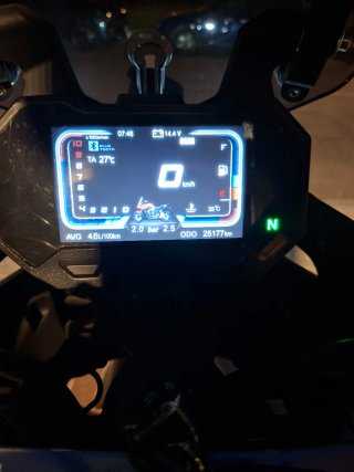 Voge 500 DS Negra y Plata