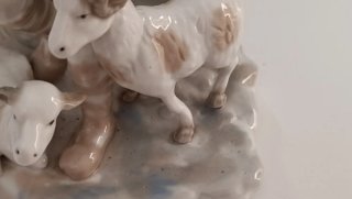 Figura de Porcelana Pastor con Ovejas