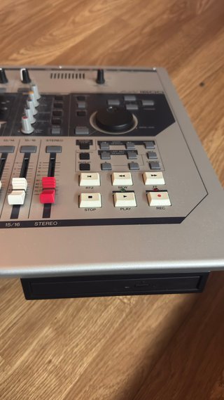 Yamaha AW1600 Digital Multitrack Recorder