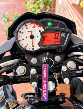 Yamaha YS 125 Negra