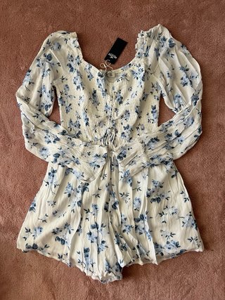 Mono Hollister flores azules y blancas