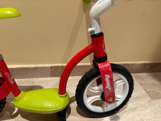 Bicicleta sin pedales Smoby roja y verde
