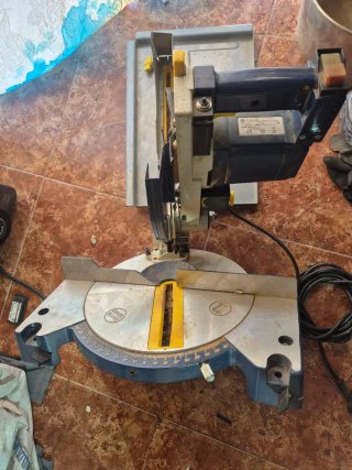 Sierra Ingletadora Eléctrica 1200w