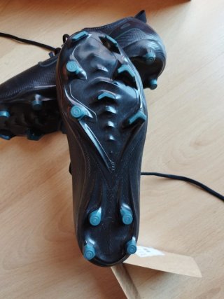 Botas de fútbol Nike negras talla 37.5