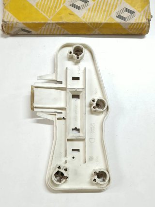 Portalamparas piloto trasero derecho RENAULT 18