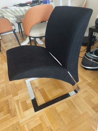 Silla negra diseño moderno