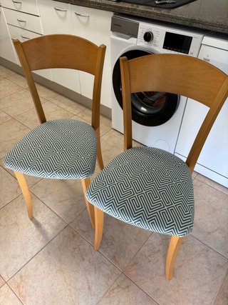 Juego de 2 sillas de madera