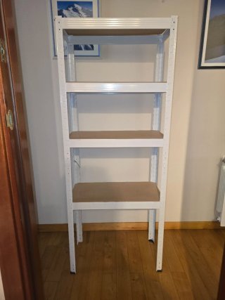 3 Estanterías Metálicas Blancas de 4 Baldas cada.