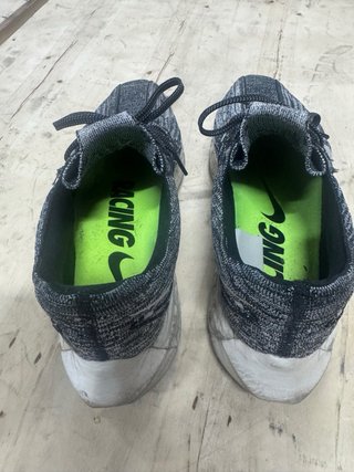 Zapatillas Nike Negras y Grises