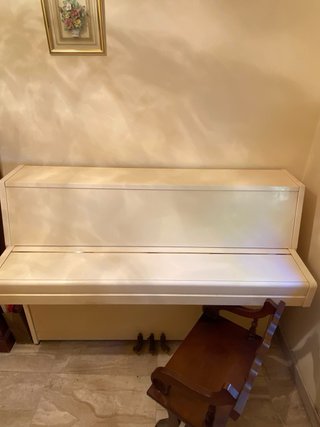 Piano Vertical Yamaha color Marfil