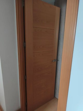 Conjunto puertas fijas y correderas madera maciza