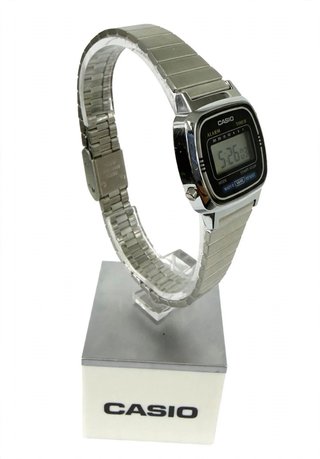 Reloj Casio LA670W Plateado #100