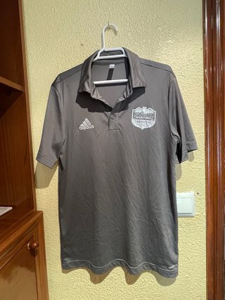 Camiseta deportiva Adidas gris