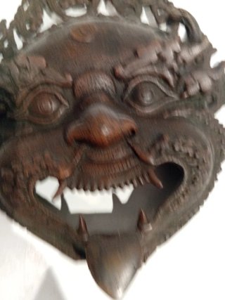 Máscara Antigua de Bronce