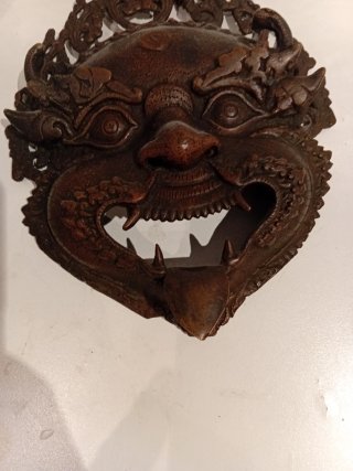 Máscara Antigua de Bronce