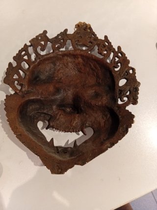 Máscara Antigua de Bronce
