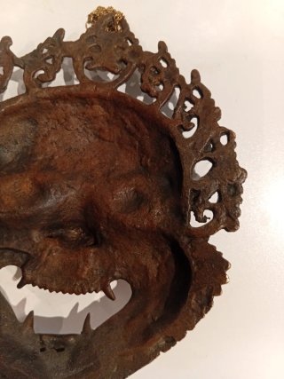 Máscara Antigua de Bronce