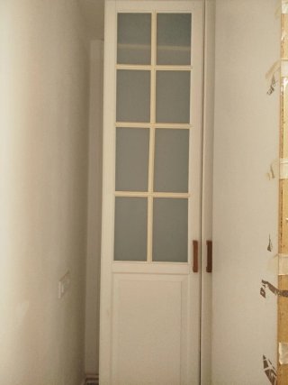Armario blanco de madera