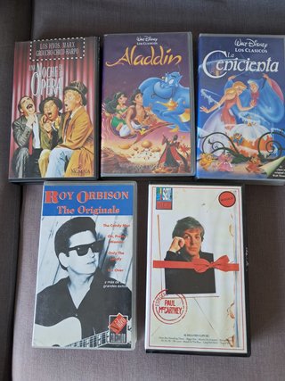 Lote de 5 Películas y Música en VHS