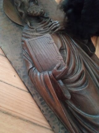 Talla de madera religiosa