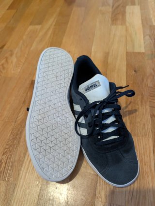 Zapatillas Adidas Gris y Blanco