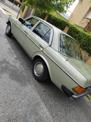 Mercedes-Benz 200 1978