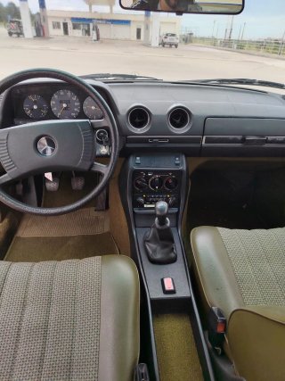 Mercedes-Benz 200 1978
