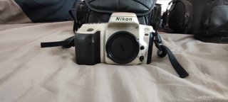 Lote Cámaras Nikon D200 y F50 con Accesorios