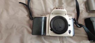 Lote Cámaras Nikon D200 y F50 con Accesorios