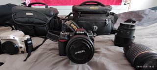 Lote Cámaras Nikon D200 y F50 con Accesorios