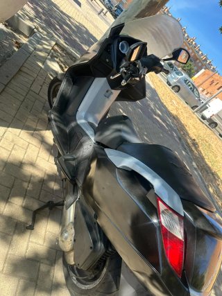 Scooter Negra