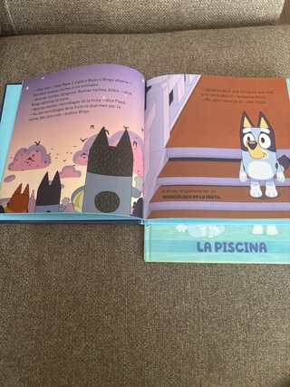 Bluey. La piscina + Bluey, buenas noches murciéla