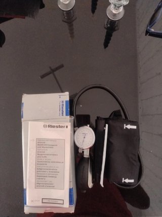 Tensiómetro Aneroid Riester con Brazalete
