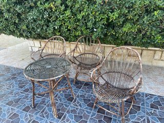 Set de Mesa y Sillas de Jardín