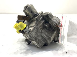 Bomba de alta presión Skoda Fabia III Kombi (NJ5) 2014-2022 1.4 TDI 04B130755F