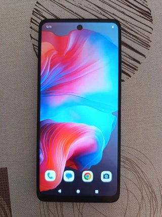 Teléfono Motorola G04S