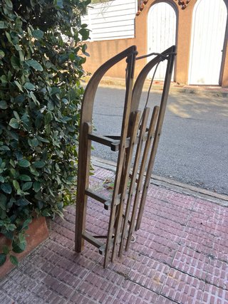 Trineo de madera clásico vintage