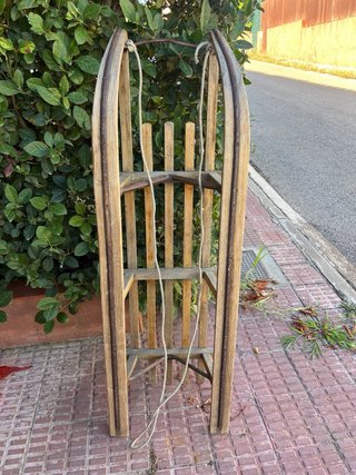 Trineo de madera clásico vintage