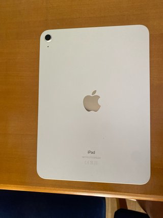 iPad 10ª Gen Plata con pantalla protectora