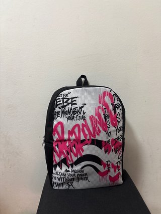 Mochila con Estampado Drip