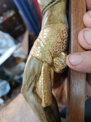 Crucifijo antiguo de la escultora Lucienne Euvelma