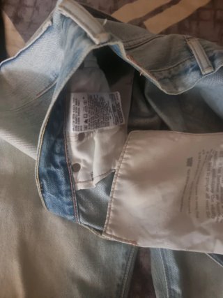 Pantalón de chándal Adidas y vaquero Levi's