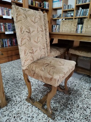 Conjunto de comedor clásico de madera con