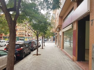 Local comercial en alquiler en Altozano - Conde Lumiares en Alicante