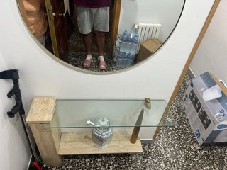 Armario de madera con diseño moderno