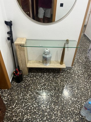 Armario de madera con diseño moderno