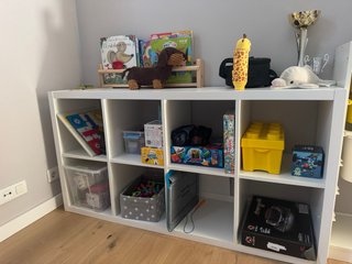 Estantería Ikea blanca y madera