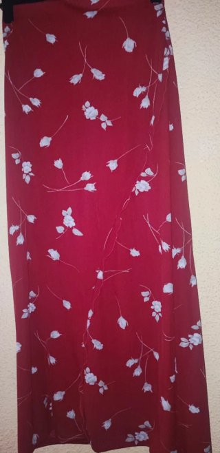 Falda larga estampada flores roja