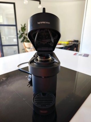 Cafetera Nespresso Vertuo Pop Black